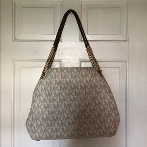 Michael Kors shoulder bag w/ gold hardware